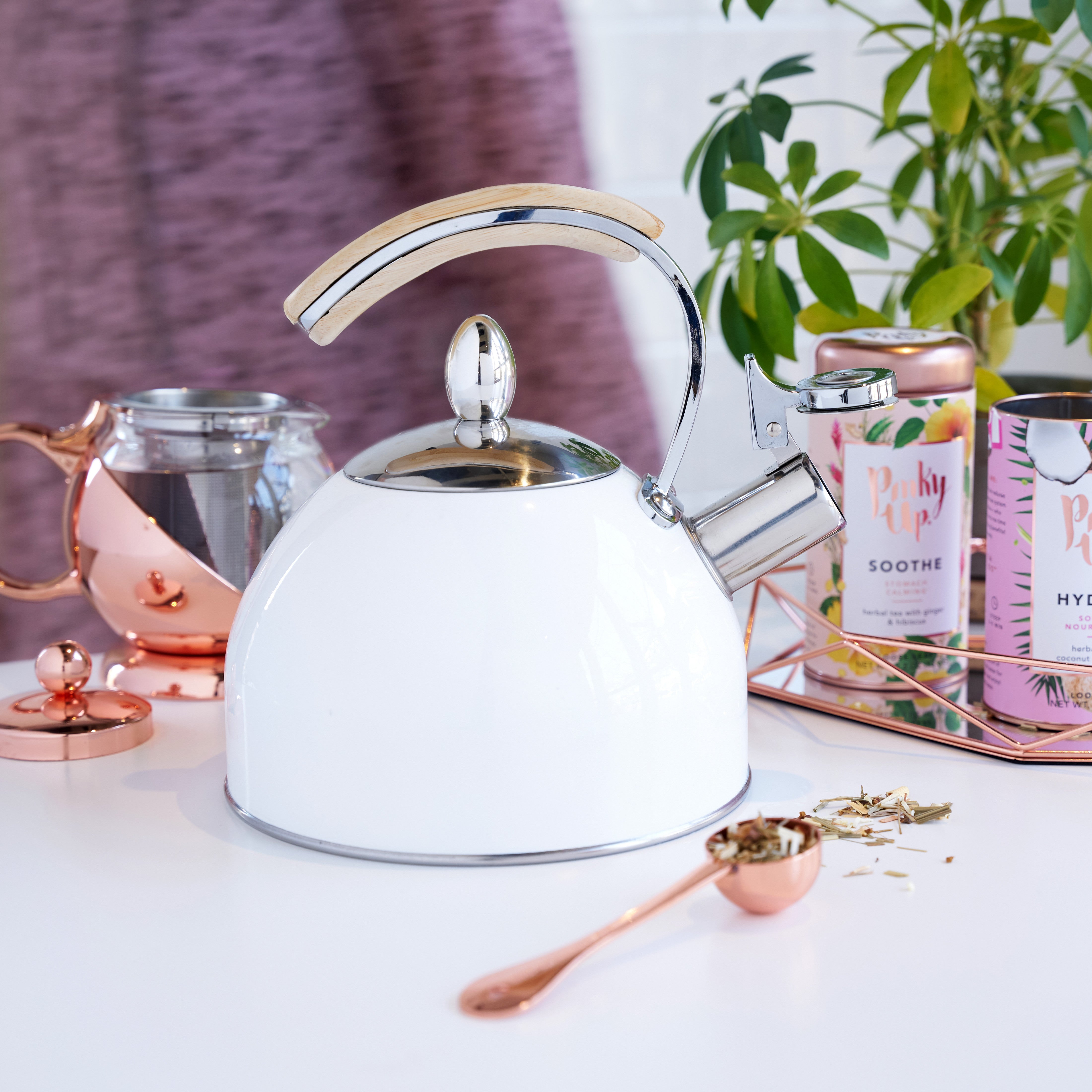 Pinky Up Presley Tea Kettle - Thumbnail 4