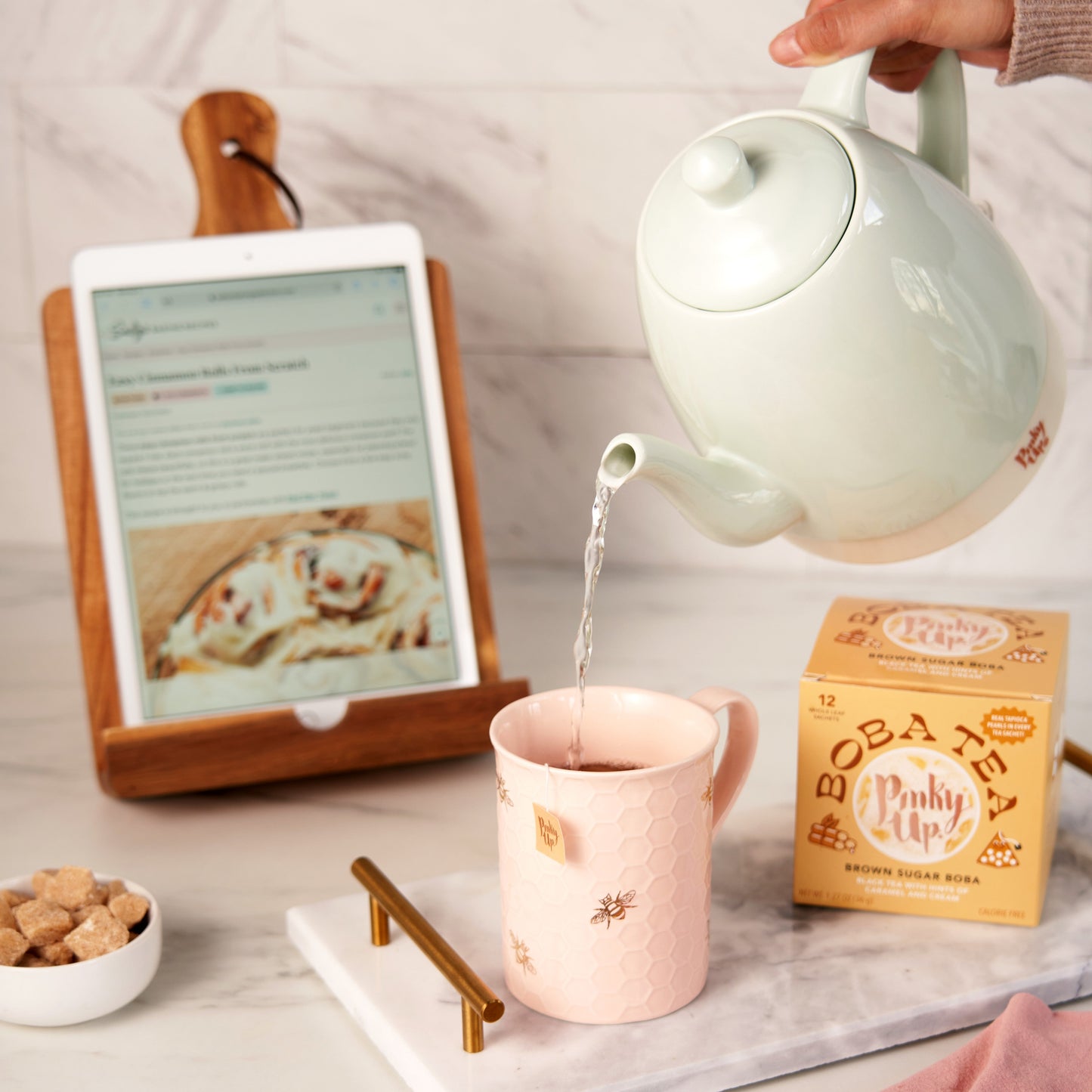 Noelle Ceramic Electric Tea Kettle in Mint